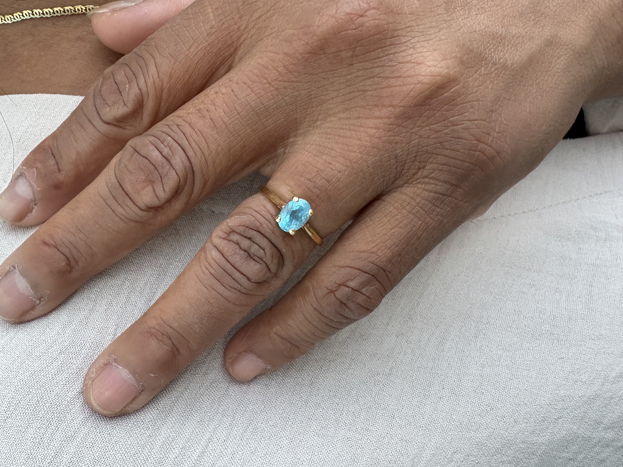 BAGUE MODERNE TOPAZE