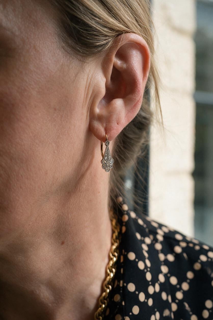 BOUCLES D'OREILLES ART DECO DIAMANTS