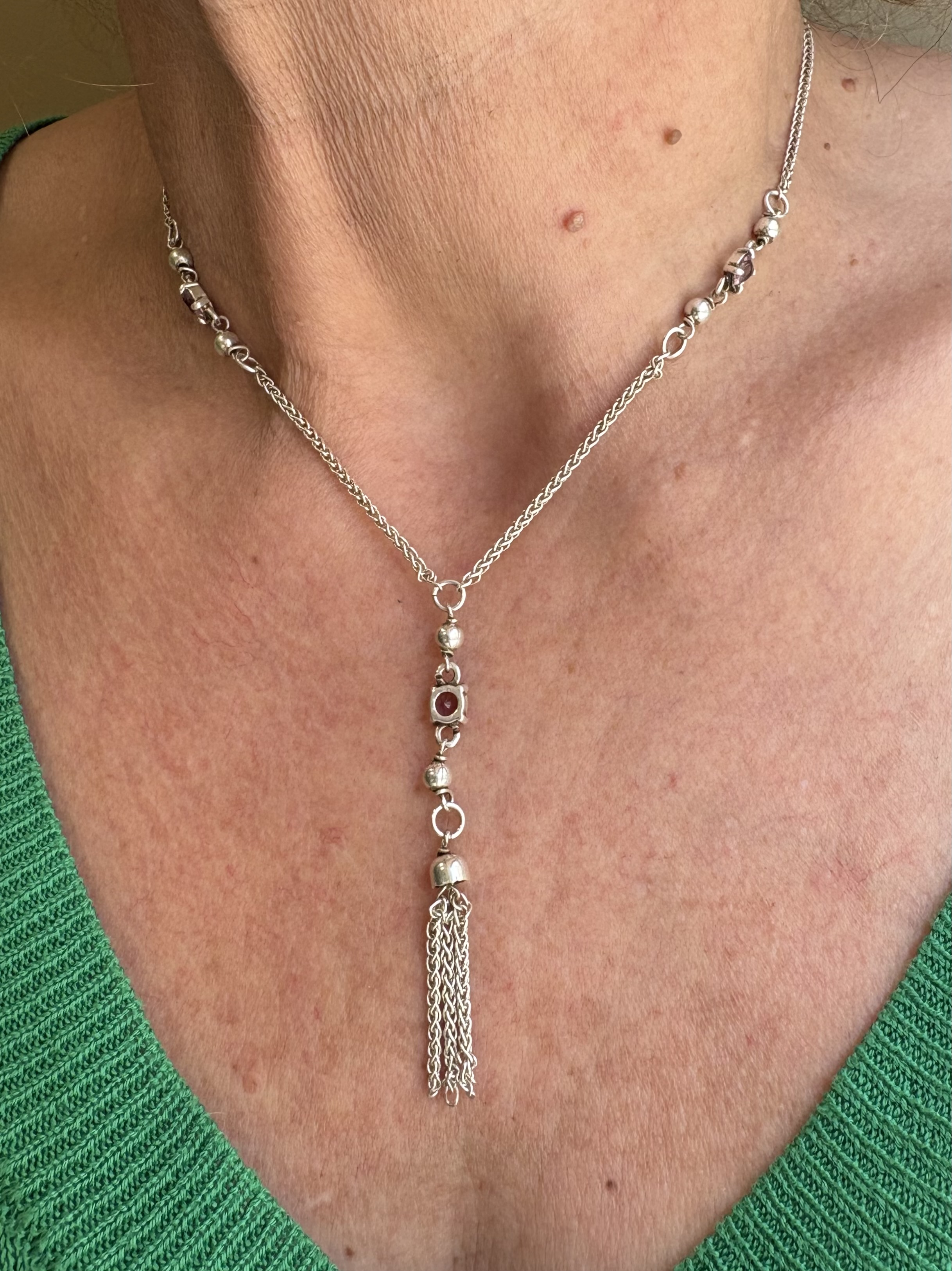 COLLIER CENTRE POMPON EN ARGENT