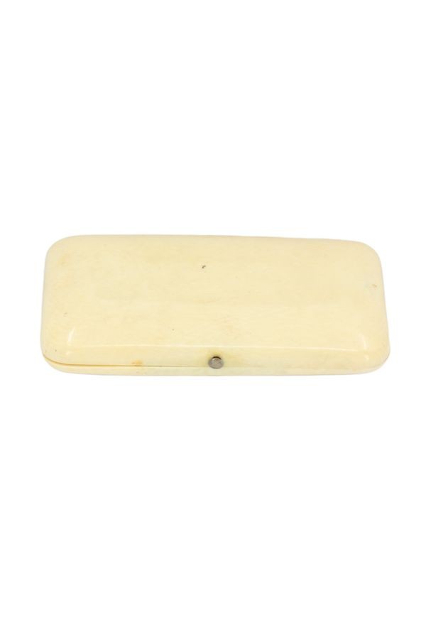NECESSAIRE A COUTURE OR ET IVOIRE