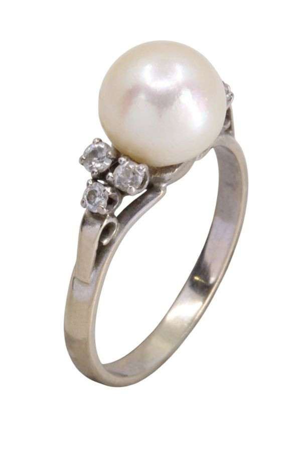 BAGUE PERLE ET DIAMANTS