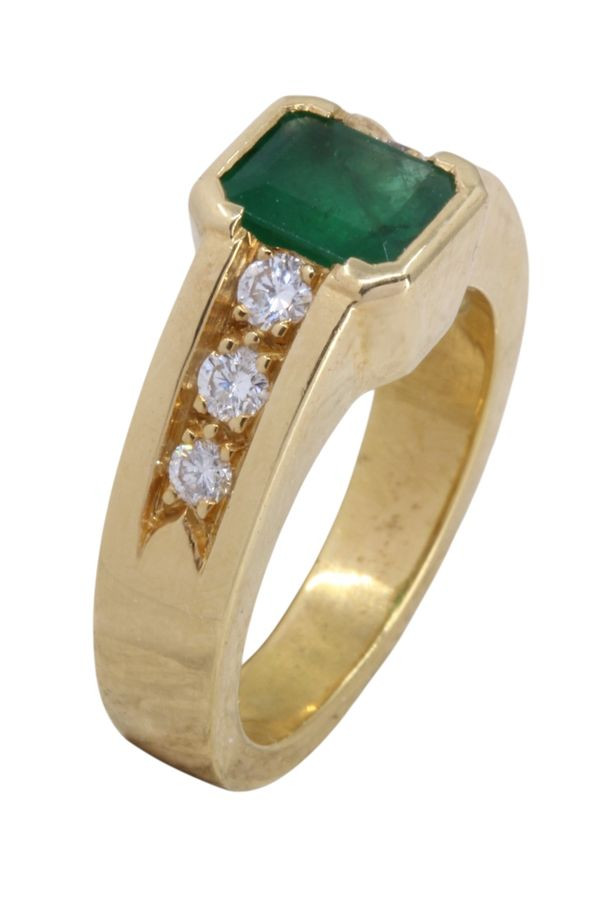 BAGUE MODERNE ÉMERAUDE ET DIAMANTS