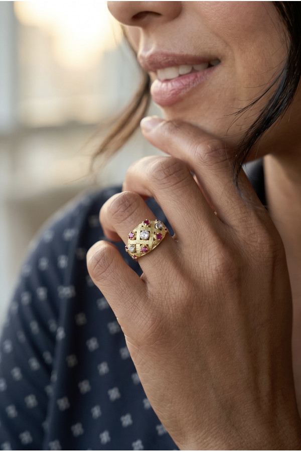 BAGUE BOULE RUBIS ET DIAMANTS
